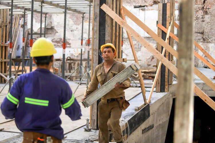 La industria y la construcción registran una fuerte caída desde la crisis del 2001