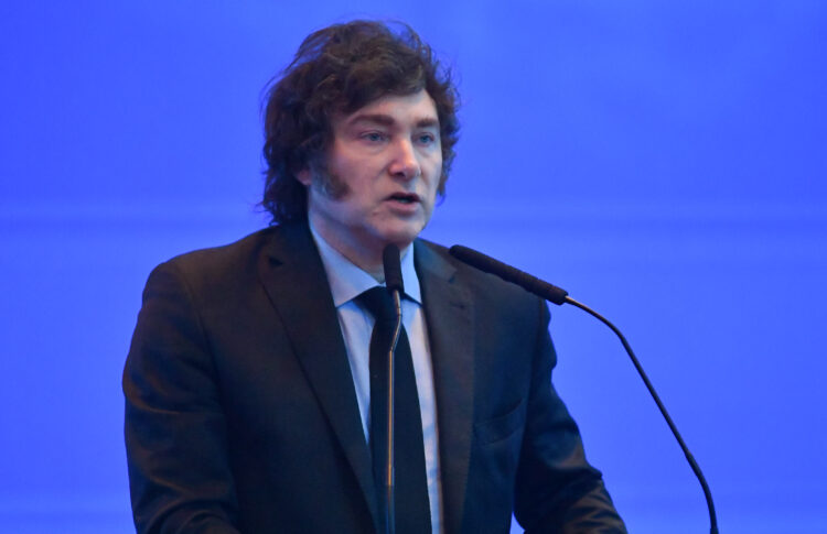 Milei hizo una ola de retuits en X contra la marcha universitaria
