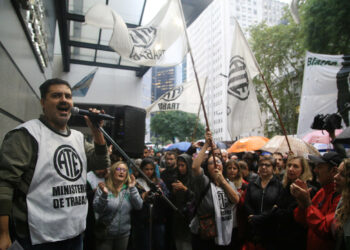 Protesta de ATE: trabajadores ingresaron a la fuerza al Inadi y hay conflictos en la Secretaría de Trabajo