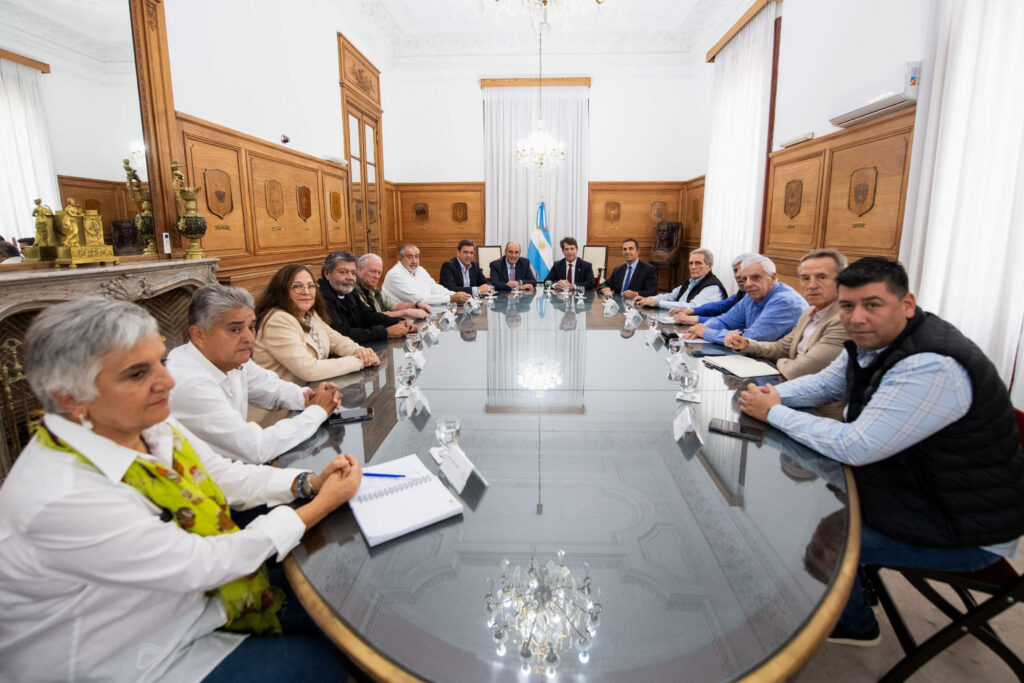 Tras la reunión con sindicalistas, Francos aseguró que "hay reformas" que la CGT "puede acompañar"