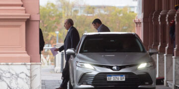 Francos encabezó reuniones con gobernadores y diputados para debatir la Ley Bases