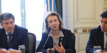 Mondino se reunirá con el canciller de Colombia tras los cruces entre Milei y Petro
