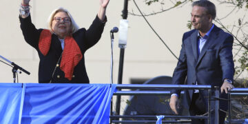 Ley Bases: Carrió rompe con el bloque de Pichetto y denuncia intenciones de votar a mano alzada