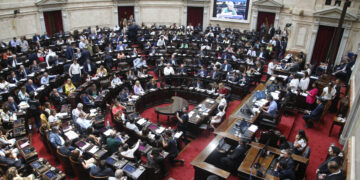 Votación en particular: Diputados aprobó las facultades delegadas para Milei y la privatización de empresas