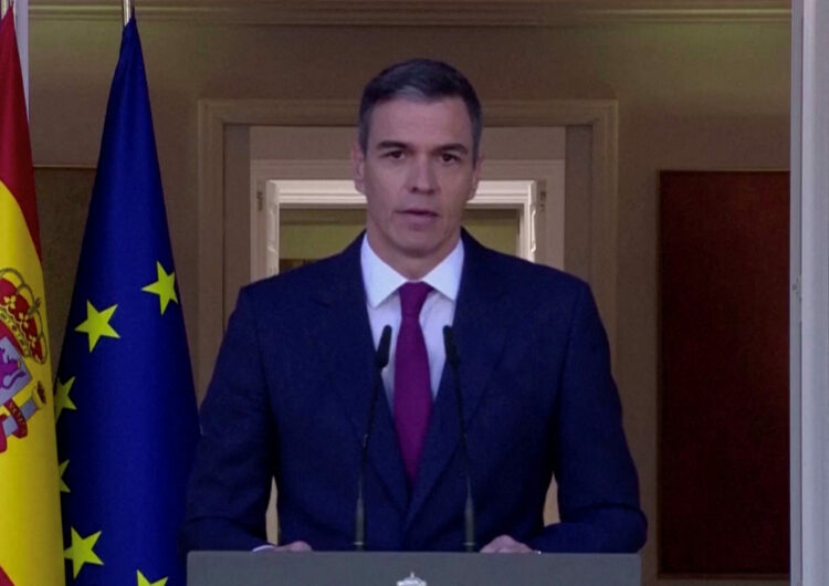 Pedro Sánchez decidió continuar al frente del Gobierno español tras amenazar con su renuncia