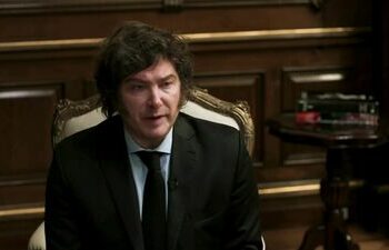 Milei consideró que «no tiene ningún sentido» acelerar el salto del tipo de cambio oficial