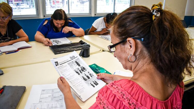 La Municipalidad ofrece talleres gratuitos de inglés para todas las edades