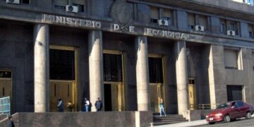 Las transferencias no automáticas a las provincias cayeron un 82% en marzo