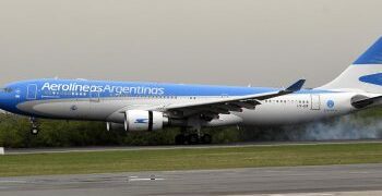 Gremios de Aerolíneas Argentinas se declaran en estado de alerta por un «vaciamiento» de la compañía