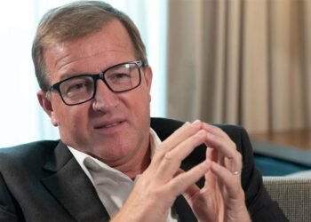 Tras el ascenso de Adorni, el Gobierno vuelve a subir a Sarenelli al rango de ministro