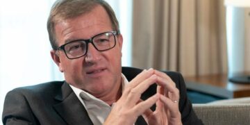 Tras el ascenso de Adorni, el Gobierno vuelve a subir a Sarenelli al rango de ministro