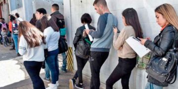 Fuerte caída del empleo formal en febrero: llega al mínimo de ese mes en 22 años