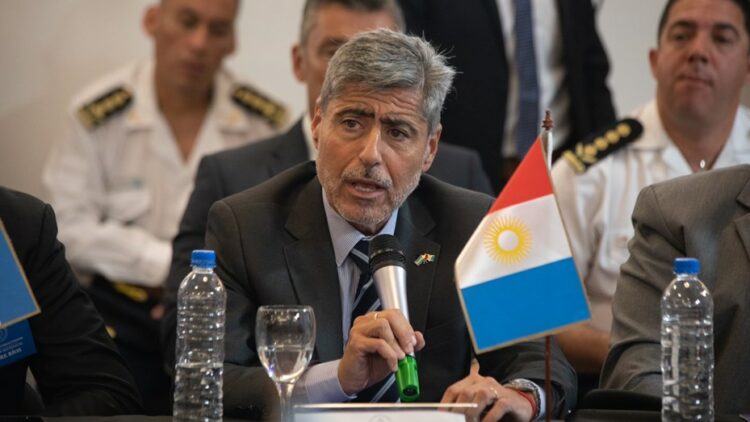 Niegan sobreprecio en la licitación de patrulleros