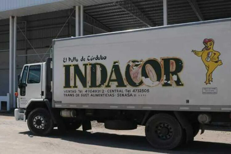 Cuatro delincuentes asaltaron un camión de una empresa avícola y se llevaron más de $ 20 millones