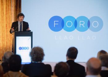 Milei ante empresarios: “El que fuga dólares no es un delincuente, es un héroe”