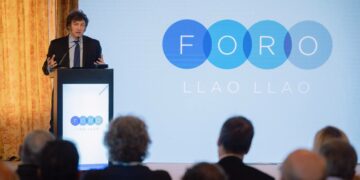 Milei ante empresarios: “El que fuga dólares no es un delincuente, es un héroe”