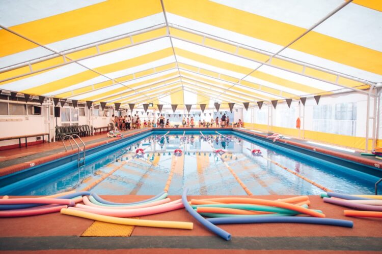 Invitan a un curso de formación integral de natación