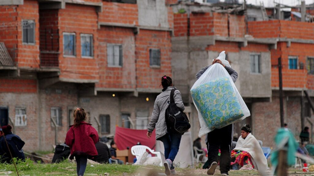 Hay 23 millones de argentinos en una situación social crítica