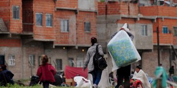 La pobreza ya superó el 50% y se complica la situación social