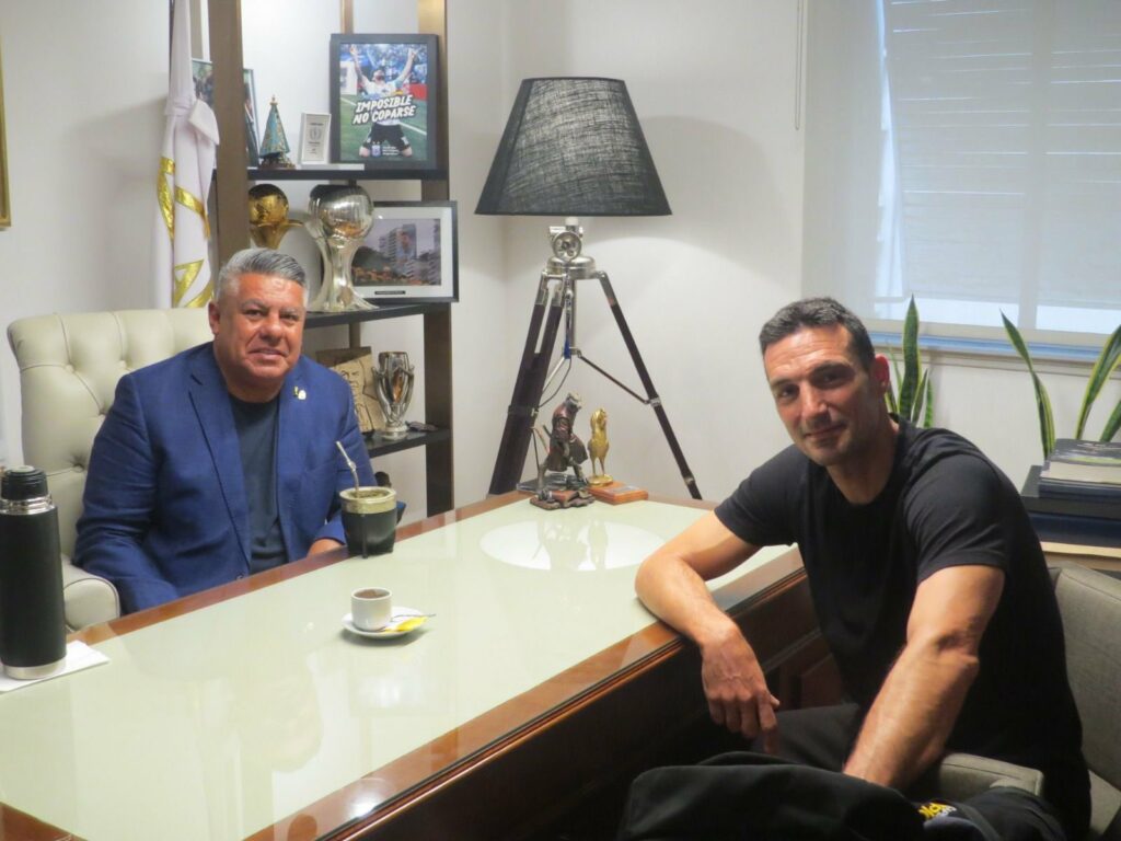 Tapia y Scaloni tuvieron una reunión en Buenos Aires