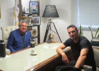 Tapia y Scaloni tuvieron una reunión en Buenos Aires
