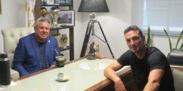 Tapia y Scaloni tuvieron una reunión en Buenos Aires