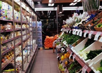 La venta de alimentos cayó un 30% en locales de proximidad