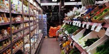 La venta de alimentos cayó un 30% en locales de proximidad