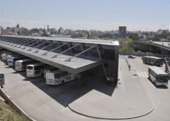 Rige el paro total de transporte interurbano en Córdoba