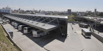 Rige el paro total de transporte interurbano en Córdoba