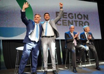 Llaryora, Pullaro, Frigerio y un mensaje de unidad al Gobierno: «Argentina crecerá con las provincias, nunca contra ellas»