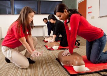 Capacitaciones de RCP y primeros socorros urbanos en el Club Municipalidad