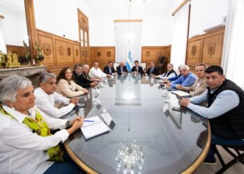 La Nación abrió un diálogo por la reforma laboral con la CGT