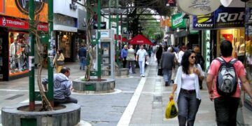 En Córdoba, las ventas cayeron 40% y la recesión ya es similar a la del año 2002