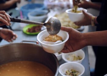 Una de cada cuatro familias cordobesas “sintió hambre, pero no ingirió alimentos” en marzo