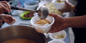 Una de cada cuatro familias cordobesas “sintió hambre, pero no ingirió alimentos” en marzo