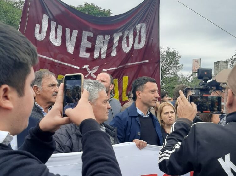 De Loredo culpó a La Cámpora por los agravios que recibió en la marcha.