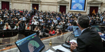 Diputados comienza a debatir la Ley Bases y el paquete fiscal