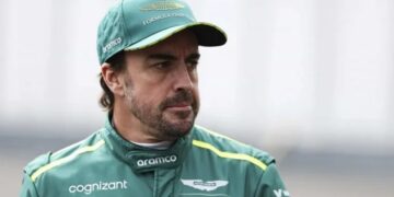 El español Fernando Alonso renovó con Aston Martin