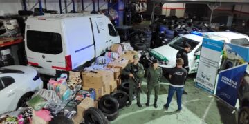 Incautaron «crocs», termos y más de 900 neumáticos ilegales