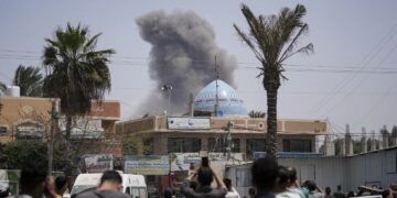 Israel lanzó ataques constantes contra toda la región de Gaza