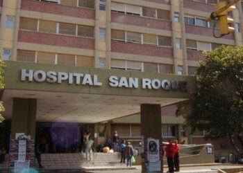 Lo detuvieron por agredir a su ex y se tragó un encendedor