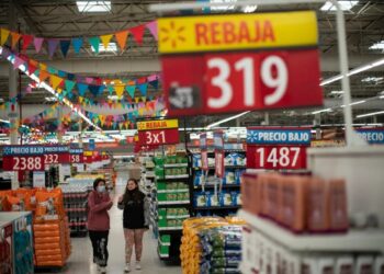 Por la inflación, advierten que la clase media está achicándose