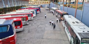 Hubo acuerdo salarial por dos meses y Aoita levantó el paro de interurbanos previsto