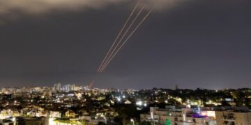 Irán amenaza con profundizar sus ataques si Estados Unidos o Israel impulsan alguna represalia