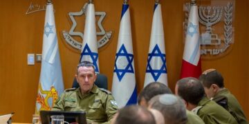 El gabinete de guerra israelí evalúa opciones de represalias contra Irán