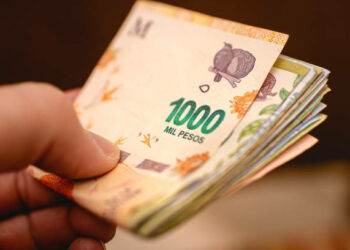 El salario mínimo cayó un 34,1% desde que asumió Milei