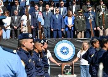 Llaryora: «El Estado tiene que trabajar para recuperar las islas»