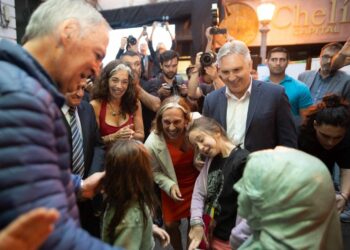 Llaryora y Schiaretti compartieron un acto en homenaje a Sonia Torres