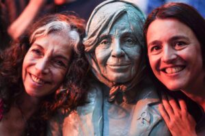 Llaryora y Schiaretti compartieron un acto en homenaje a Sonia Torres